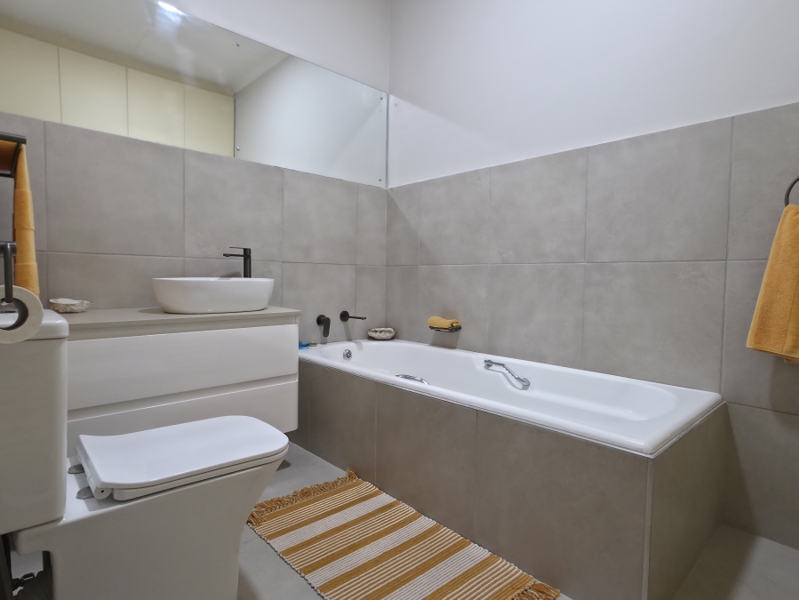 4 Bedroom Property for Sale in Paradise Beach Eastern Cape